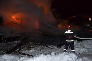 Incendiu Scoala Comandau ianuarie 2017 foto ISU Covasna - 06